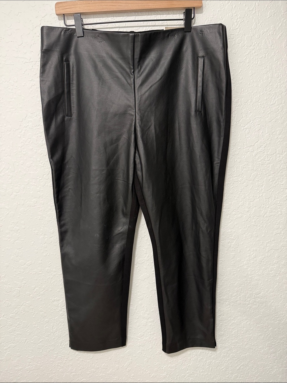 Chicos Black Faux Leather Front Ankle Pants Chicos Size 2.5 Petite